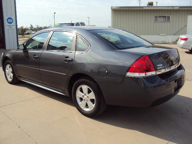 Chevrolet Impala 2010 photo 2