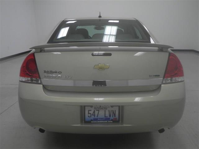 Chevrolet Impala 2010 photo 2