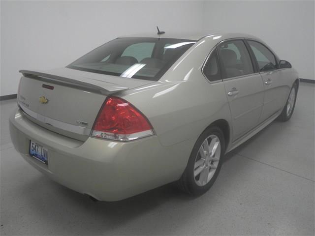 Chevrolet Impala 2010 photo 3