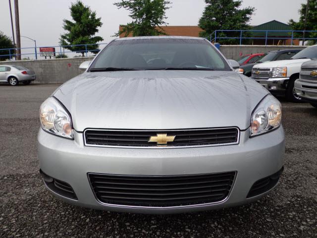 Chevrolet Impala 2010 photo 3