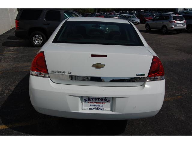 Chevrolet Impala 2010 photo 3