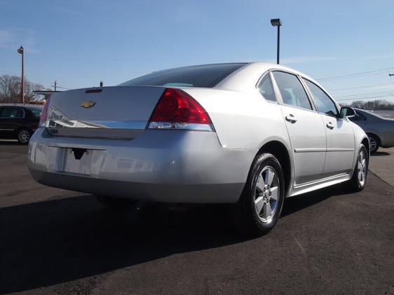 Chevrolet Impala 2010 photo 2