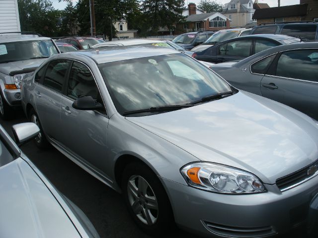 Chevrolet Impala 2010 photo 2