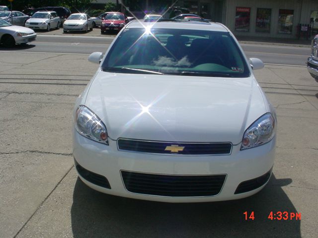 Chevrolet Impala 2010 photo 2