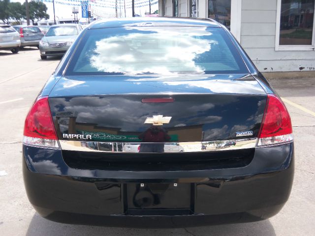 Chevrolet Impala 2010 photo 3