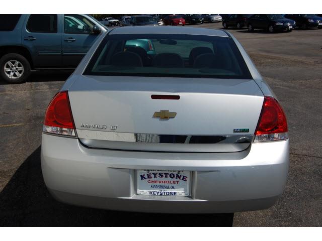 Chevrolet Impala 2011 photo 3