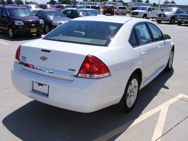 Chevrolet Impala 2011 photo 3