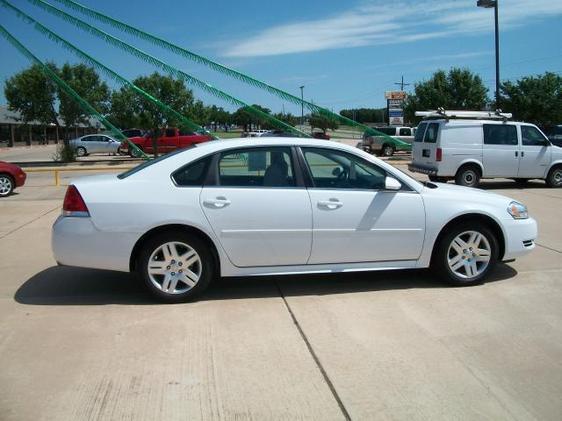 Chevrolet Impala 2dr Reg Cab 140.5 4WD ST Sedan