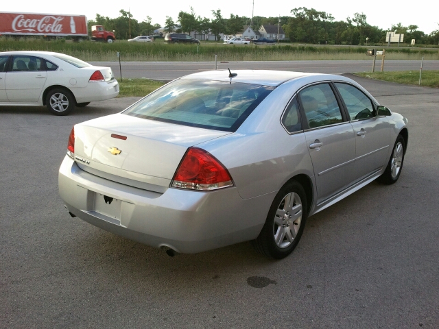 Chevrolet Impala 2dr Reg Cab 140.5 4WD ST Sedan