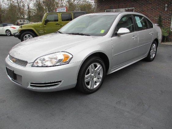 Chevrolet Impala 2dr Reg Cab 140.5 4WD ST Sedan