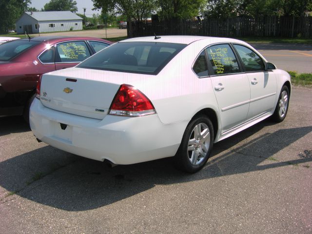 Chevrolet Impala 2dr Reg Cab 140.5 4WD ST Sedan