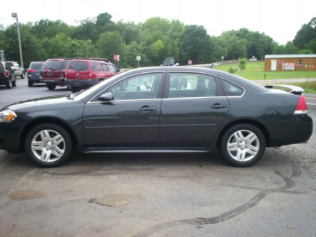 Chevrolet Impala 2dr Reg Cab 140.5 4WD ST Sedan