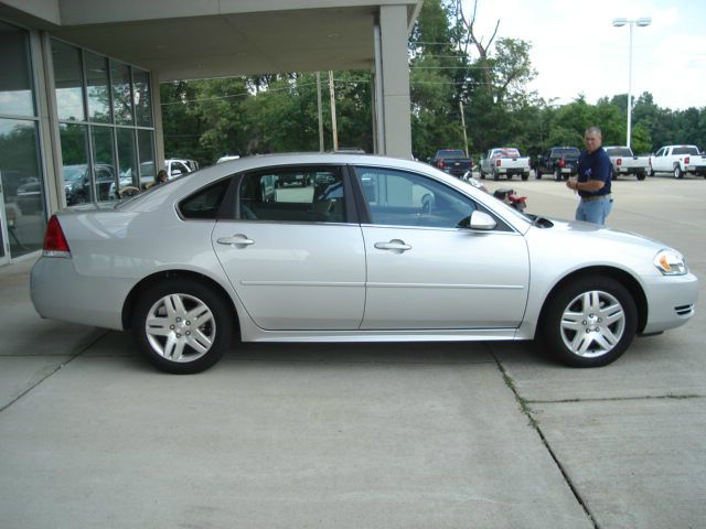 Chevrolet Impala 2dr Reg Cab 140.5 4WD ST Sedan