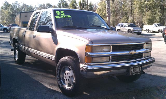 Chevrolet K1500 FWD 4dr SL SUV Pickup