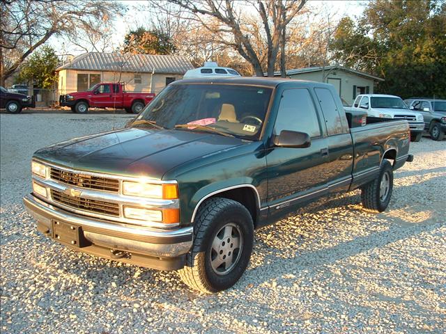 Chevrolet K1500 Base Pickup