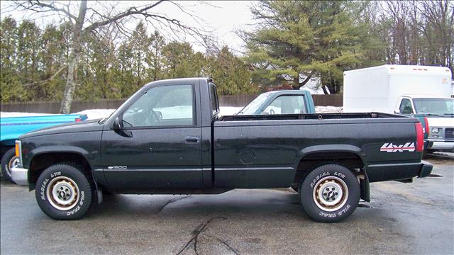 Chevrolet K1500 Base Pickup