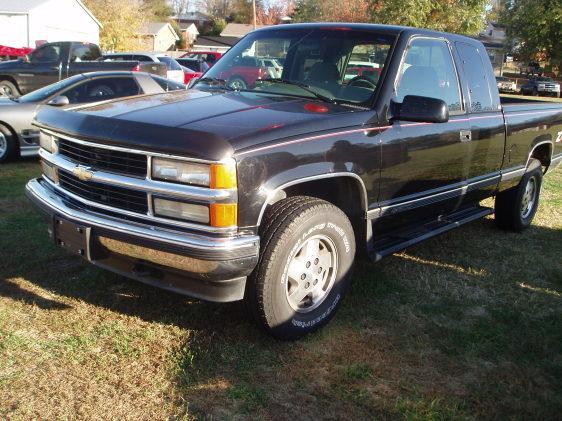 Chevrolet K1500 Base Pickup