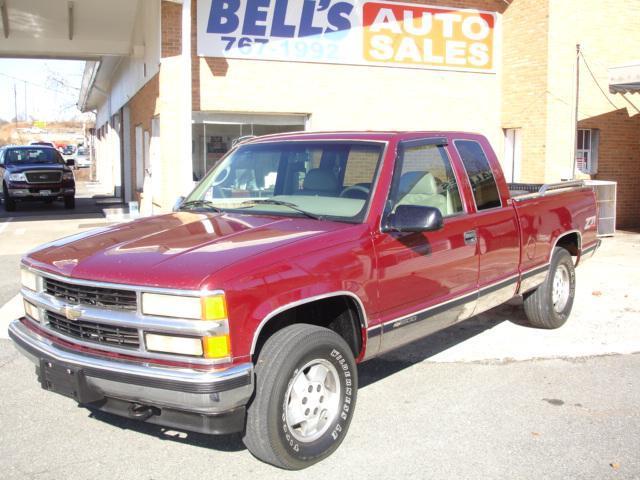 Chevrolet K1500 Base Pickup