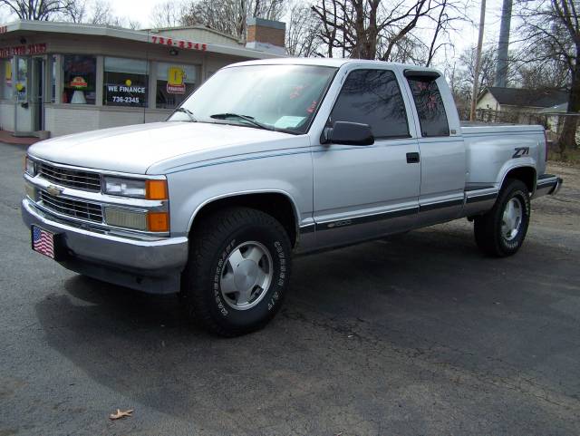 Chevrolet K1500 Base Pickup