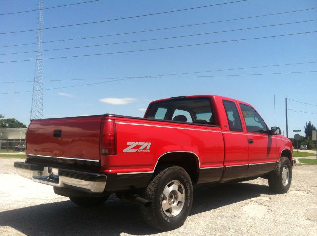 Chevrolet K1500 4D Crew Cab Truck Pickup Truck