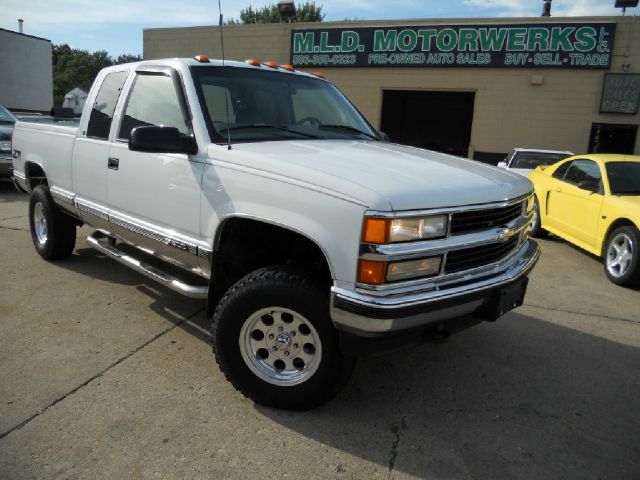 Chevrolet K1500 4dr Sdn LS Manual Pickup Truck