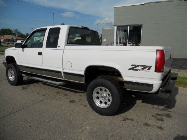 Chevrolet K1500 1998 photo 2