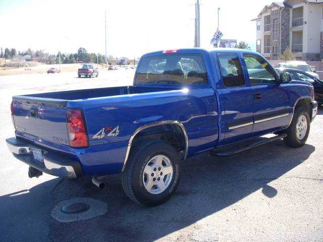 Chevrolet K1500 2004 photo 2