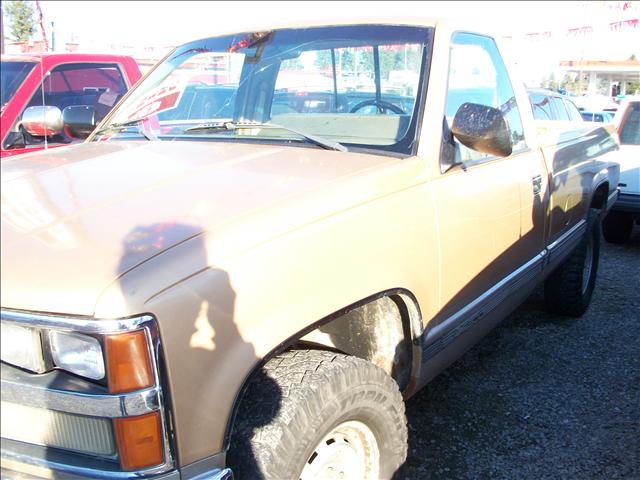 Chevrolet K2500 Base Pickup