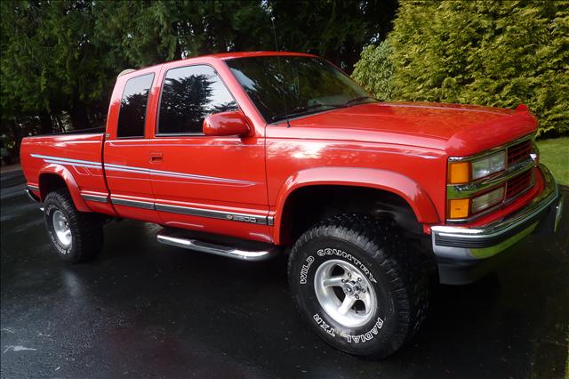 Chevrolet K2500 2LT AWD - Navigation DVD Heated Leather Dual Extended Cab Pickup