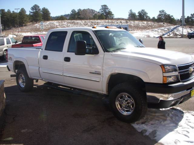 Chevrolet K2500 2006 photo 3