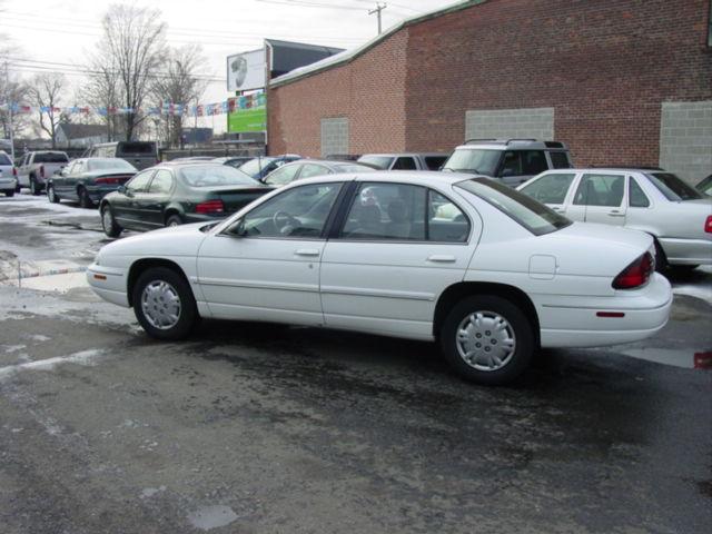 Chevrolet Lumina 2000 photo 1