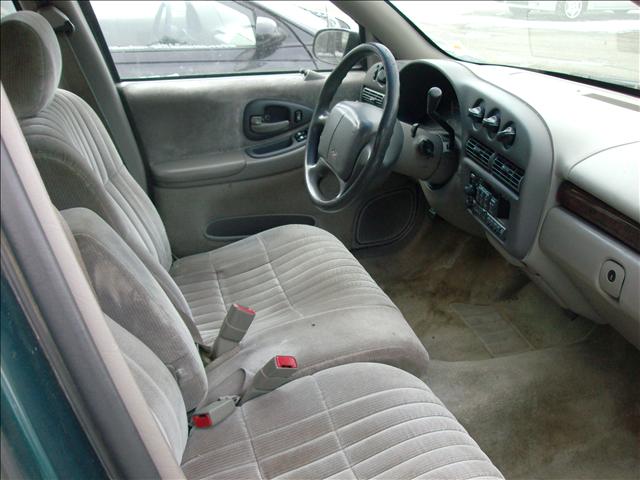 Chevrolet Lumina 2000 photo 3