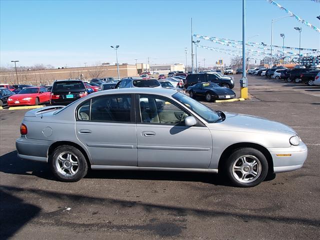 Chevrolet Malibu Base Sedan