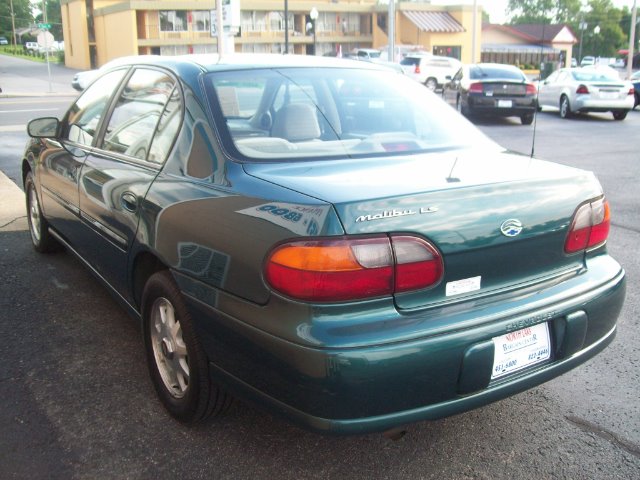 Chevrolet Malibu 1998 photo 2