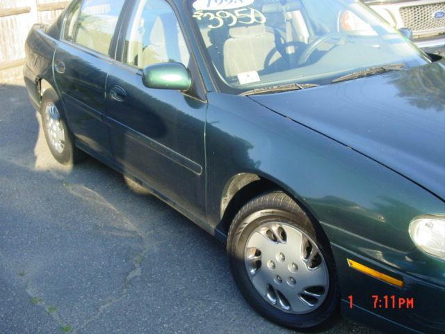 Chevrolet Malibu 1998 photo 2