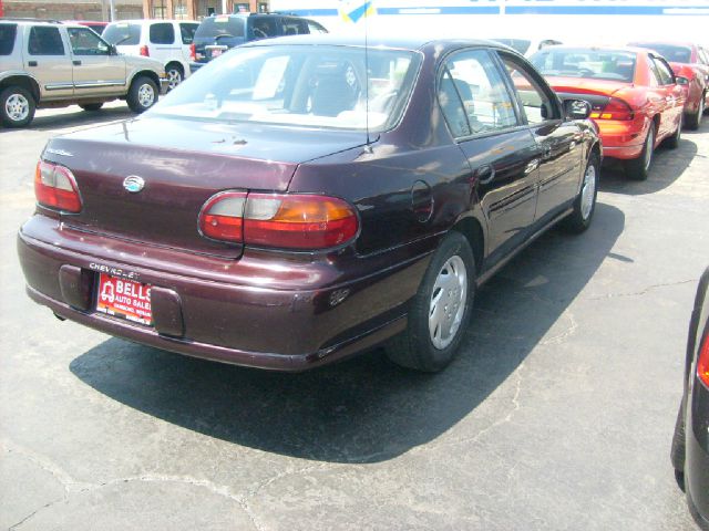 Chevrolet Malibu Base Sedan