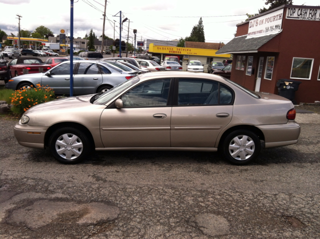 Chevrolet Malibu 1999 photo 2