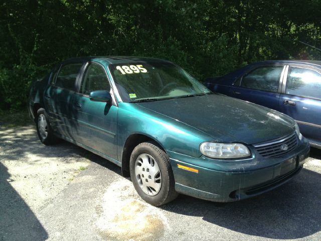 Chevrolet Malibu Base Sedan