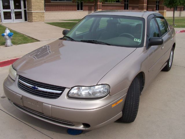 Chevrolet Malibu 2000 photo 2