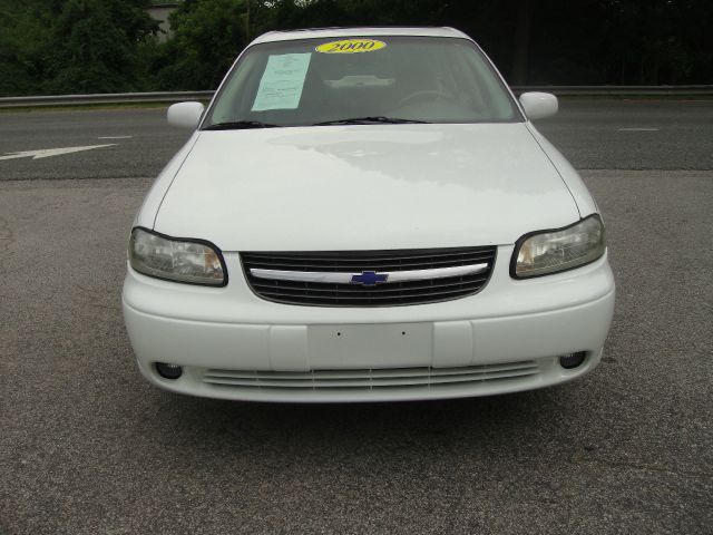 Chevrolet Malibu 2000 photo 2