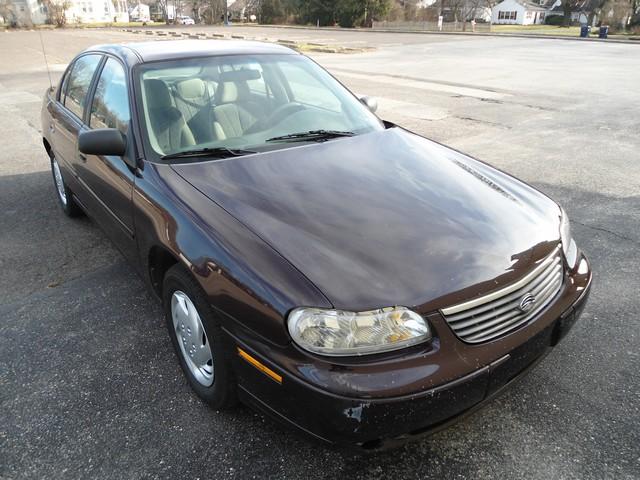 Chevrolet Malibu Base Sedan