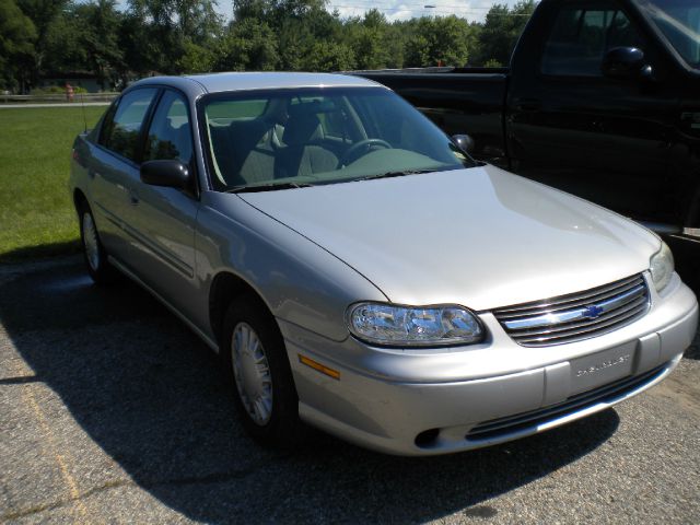 Chevrolet Malibu 2000 photo 2