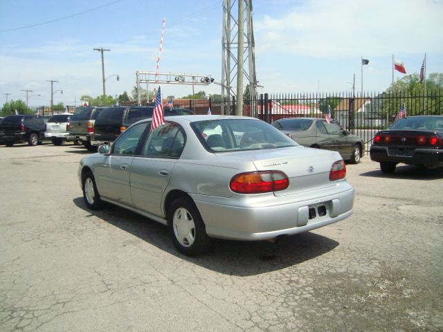 Chevrolet Malibu 2000 photo 1