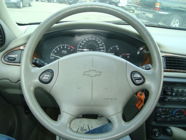 Chevrolet Malibu 2000 photo 16