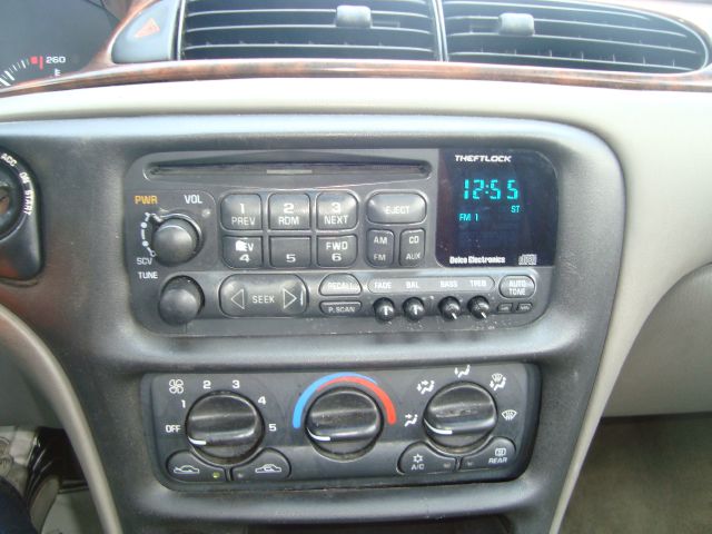 Chevrolet Malibu 2000 photo 18