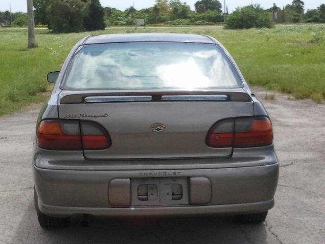 Chevrolet Malibu 2000 photo 2