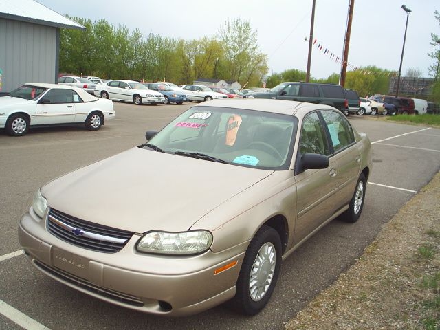 Chevrolet Malibu 1500 SLT Quad Cab 4x4 HEMI Sedan