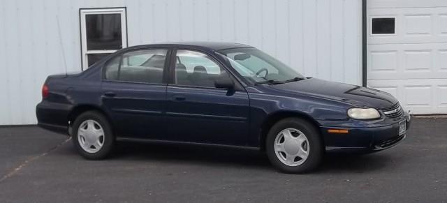 Chevrolet Malibu 2000 photo 2