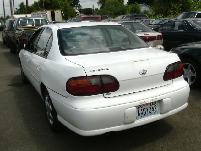 Chevrolet Malibu 2001 photo 2