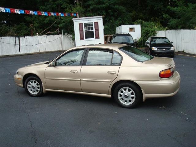 Chevrolet Malibu 2001 photo 2